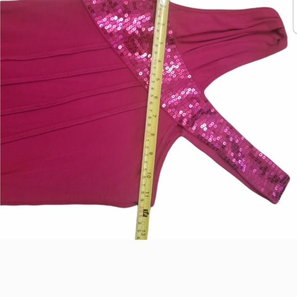 White and pink dresses . - Picture 5 of 10